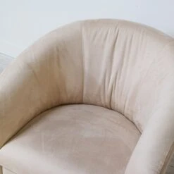 Pair Of Tan Natuzzi Swivels -Furniture Shop FL46 29PairofTanNatuzziSwivels.04