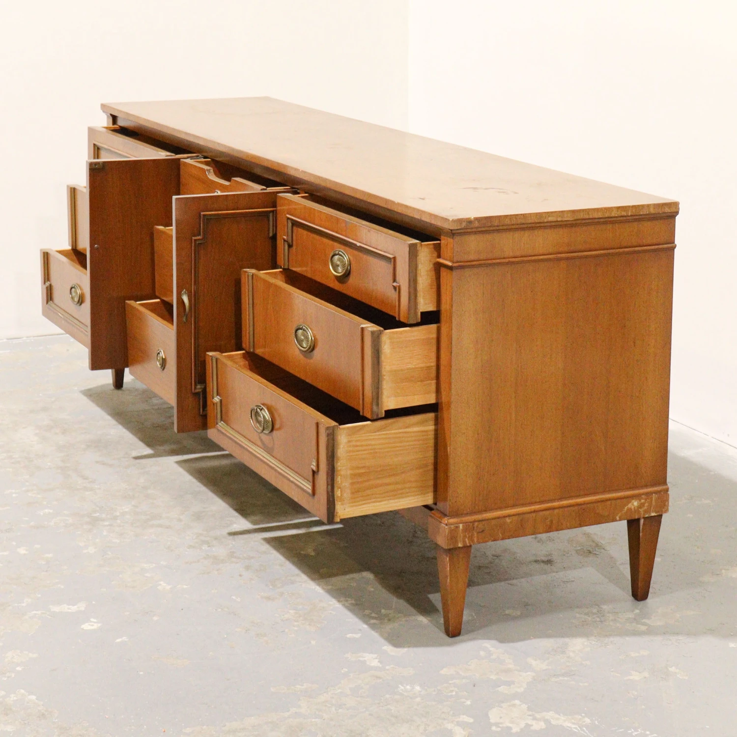 Transitional Credenza By John Stuart 9 Transitional Credenza By John Stuart - Image 9