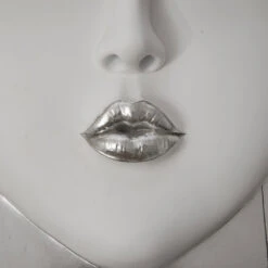 Fashion Faces Large Kiss Wall Art - Silver 5 Fashion Faces Large Kiss Wall Art - Silver -Furniture Shop Fashion Faces Large Kiss Silver.03