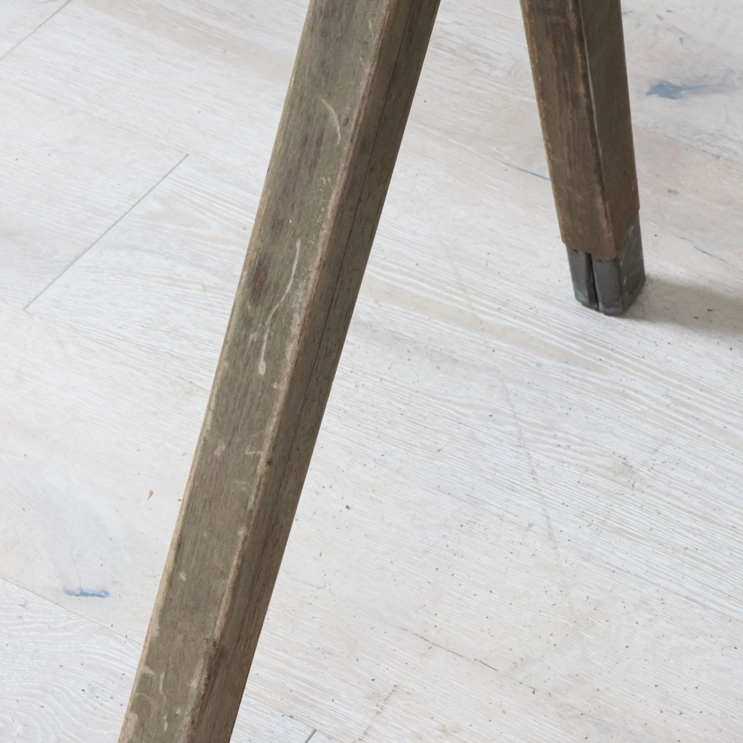 Wood Crossed Clothing Rack 8 Wood Crossed Clothing Rack - Image 8