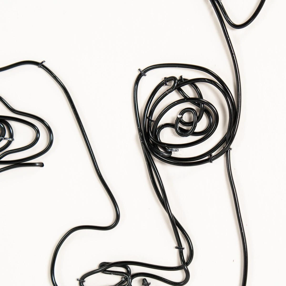 Stolla Wire Portrait 3 Stolla Wire Portrait - Image 3